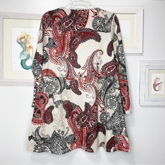 CHICO’S Red & Black Paisley Button Sleeve Tunic Size Small - Picture 7 of 14